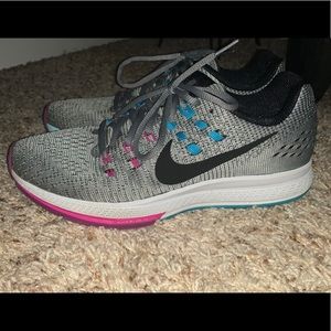 Womens Nike tennis shoes
